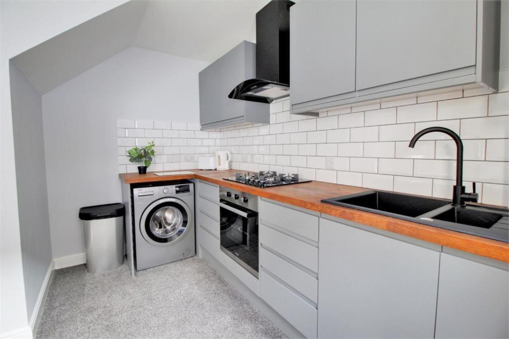 Nelson By The Docks Serviced Apartments By Roomsbooked Gloucester Eksteriør billede
