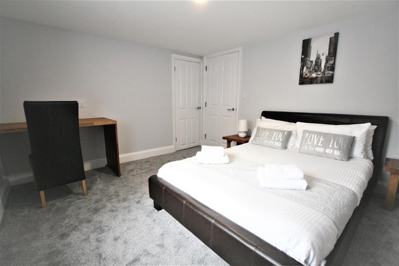 Nelson By The Docks Serviced Apartments By Roomsbooked Gloucester Eksteriør billede